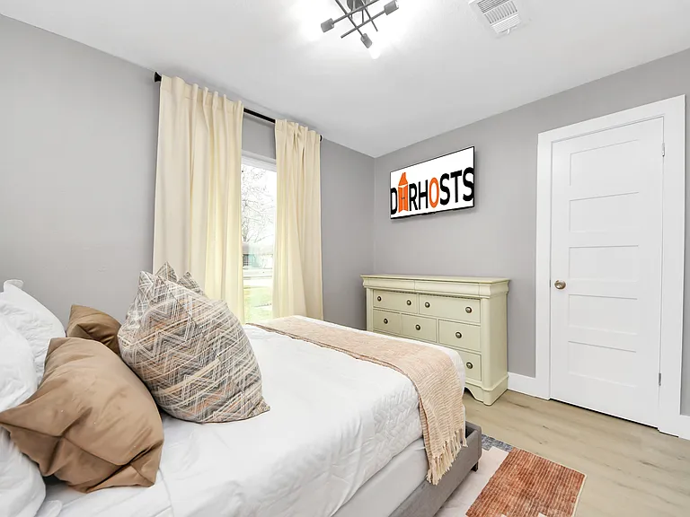 Falcon Meadow Dr — Photo 41