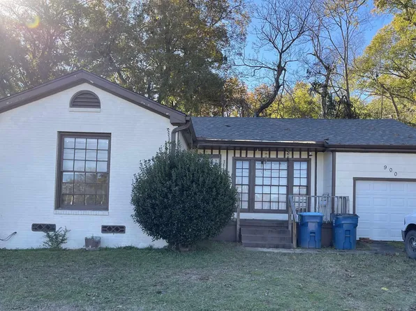 900 E Pinecrest Dr, Marshall, TX 75670
