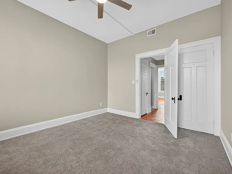 2400 Grandview Ave — Photo 26