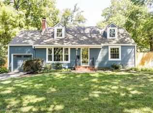 7483 Village Dr, Prairie Village, KS 66208