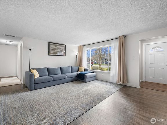4th image of 13001 2nd Avenue Ct E
