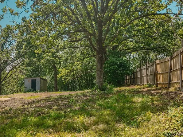 17880 Old Rd W, Versailles, MO 65084