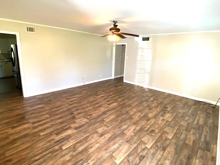 202 Newcastle Dr — Photo 7