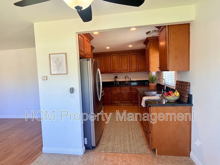 922 W 25th St #1 — Photo 5