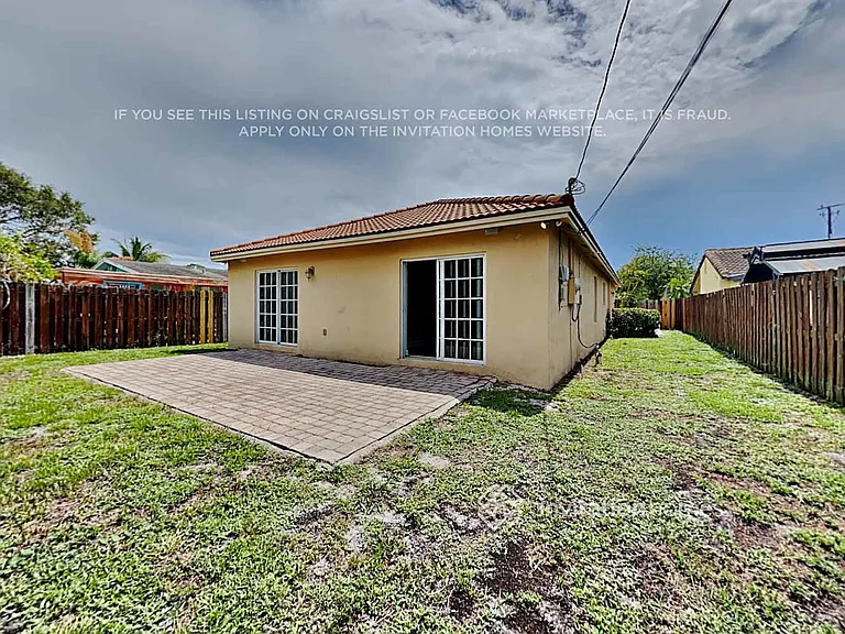 211 NE 24th Ave — Photo 13