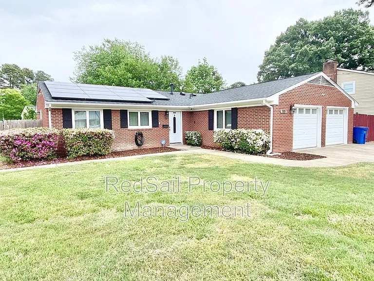 101 Basswood Dr — Photo 2