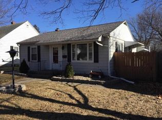 1011 N 3rd St, Clinton, IA 52732