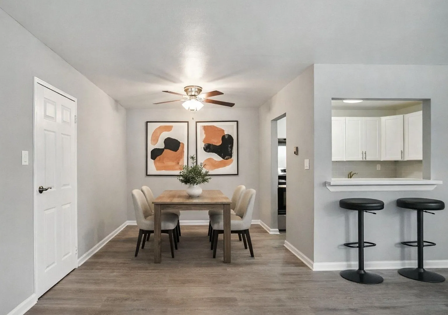 Sunnybrae Apartments — Photo 2
