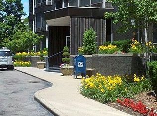 8200 E Jefferson Ave APT 1402, Detroit, MI 48214