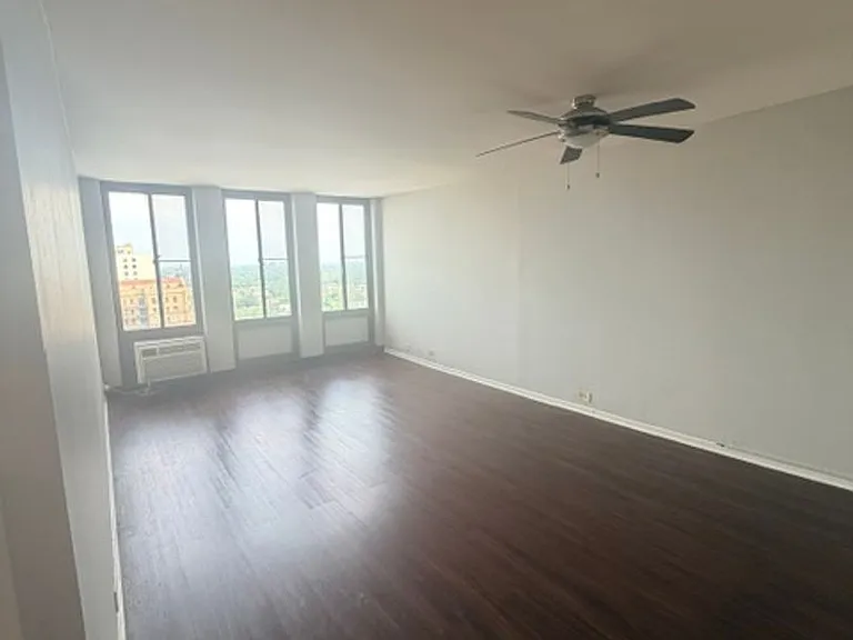 7251 At Waters Edge — Photo 20