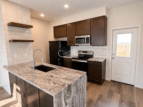 2nd image of 1623 Crooked River Ct