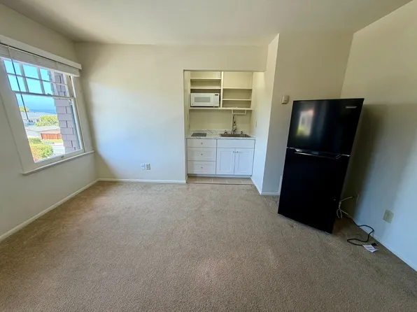 189 Central Ave, Pacific Grove, CA 93950