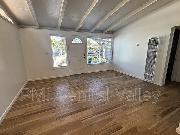 944 Bridgewood Way — Photo 7