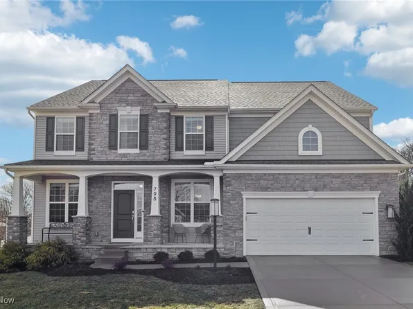 798 Primrose Dr, Seven Hills, OH 44131