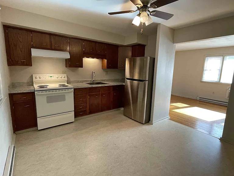 5 Commercial Dr — Photo 5