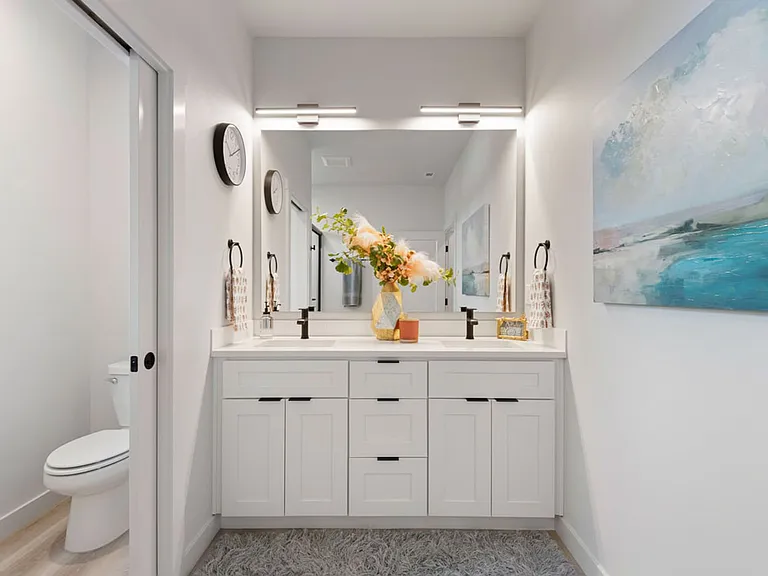 Hidden Hills Condominiums — Photo 29