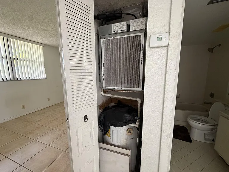 112 Lake Emerald Dr #203 — Photo 17