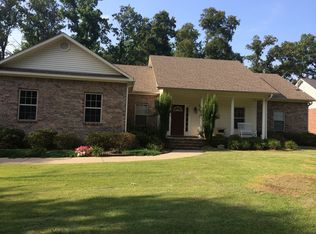 205 Redbud Ln, Hot Springs, AR 71901