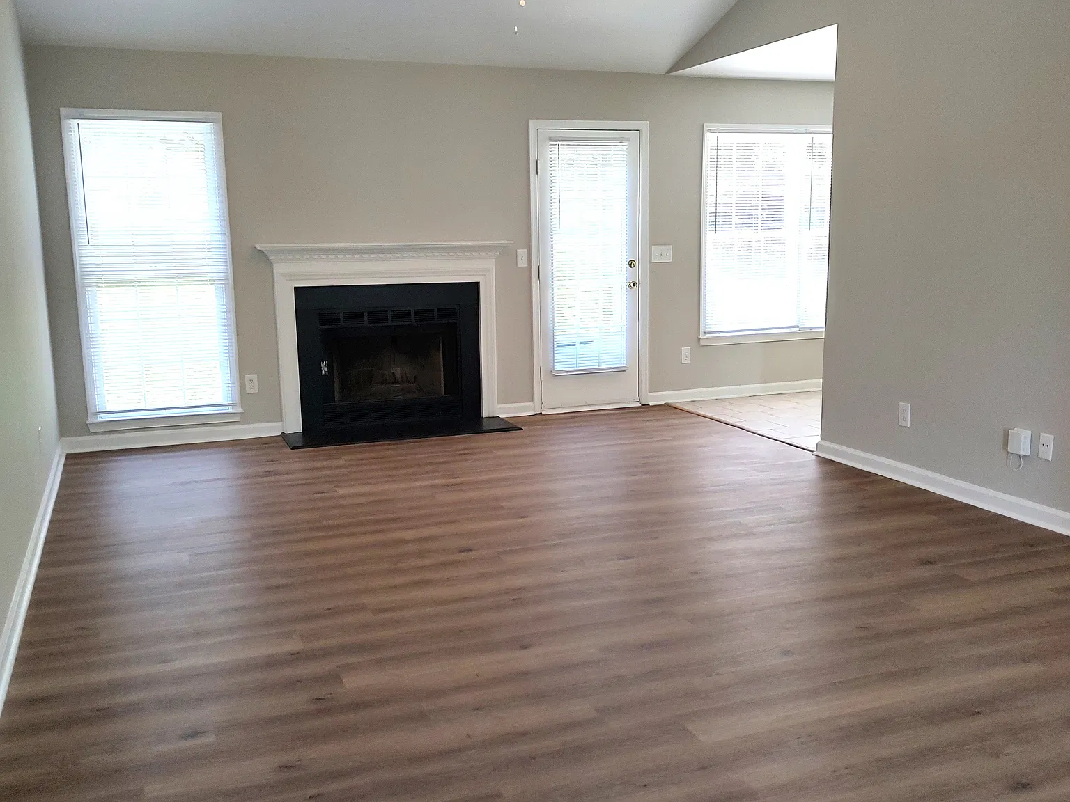 3 bed, 1550 sqft, $2,250 — Photo 2