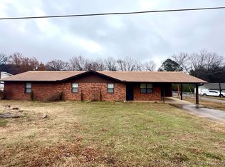801 S Webb Ln, Poteau, OK 74953
