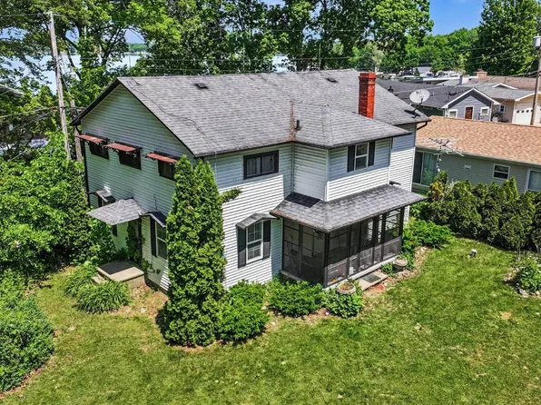 33169 Hunt Dr, Dowagiac, MI 49047