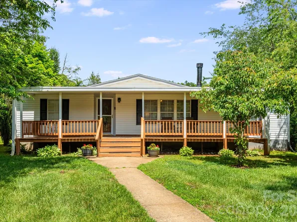 234 White Clover Ln, Weaverville, NC 28787
