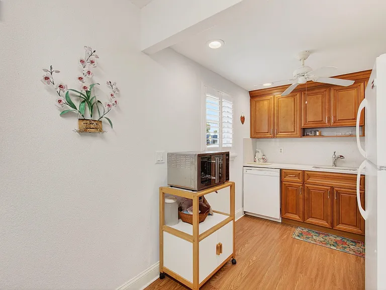 213 Waterford Cir #I — Photo 17