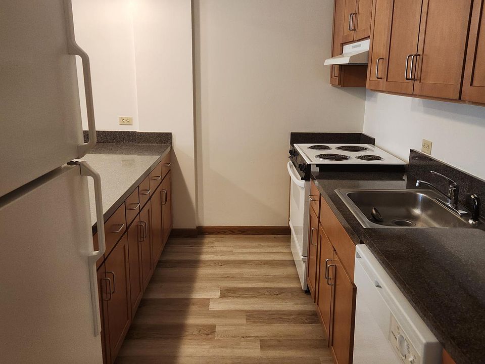 2nd image of 73 Washington St #8
