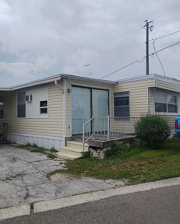 1st image of 4000 24th St N Lot 580