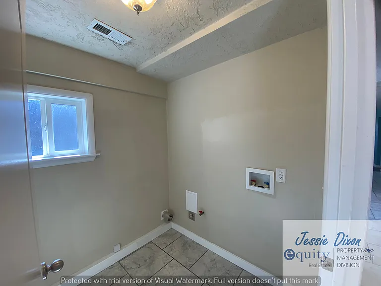 4030 S Madison Ave — Photo 15