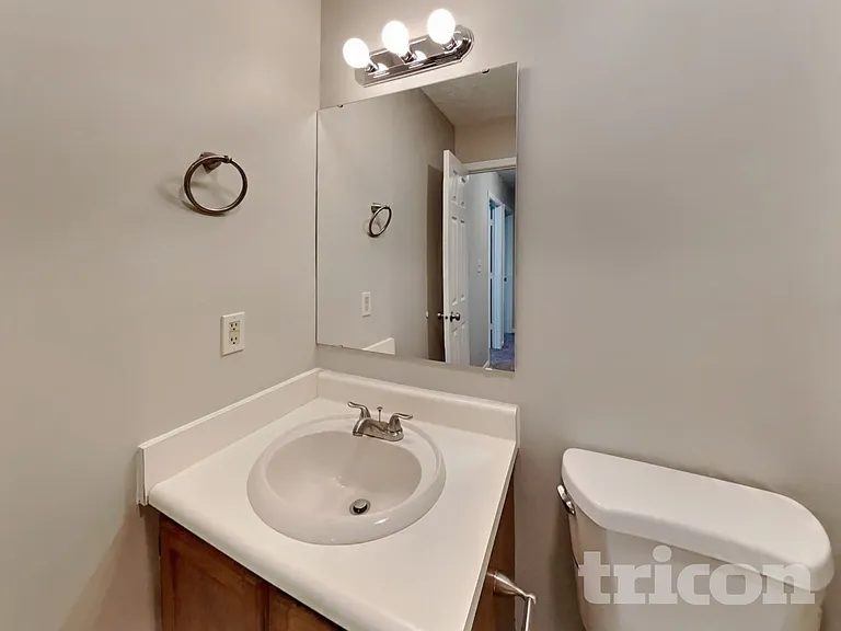 1464 Rebecca Ln — Photo 14