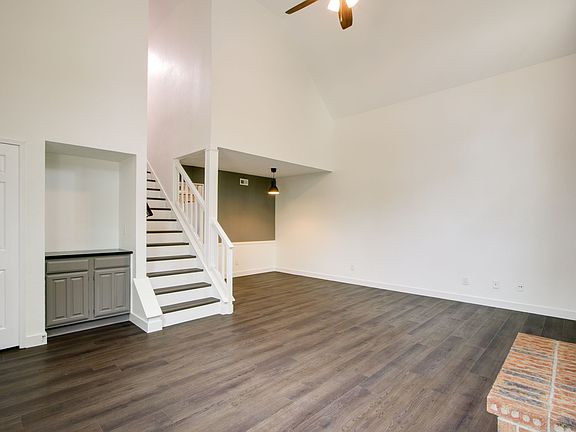 4th image of 319 Stoneledge