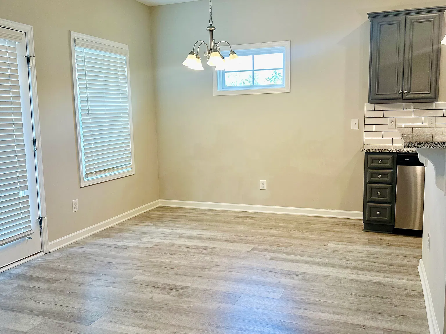 3 bed, 2.5 bath, 1565 sqft, $2,150 — Photo 4