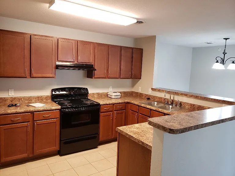 Maple Sunset Apartment Homes — Photo 62