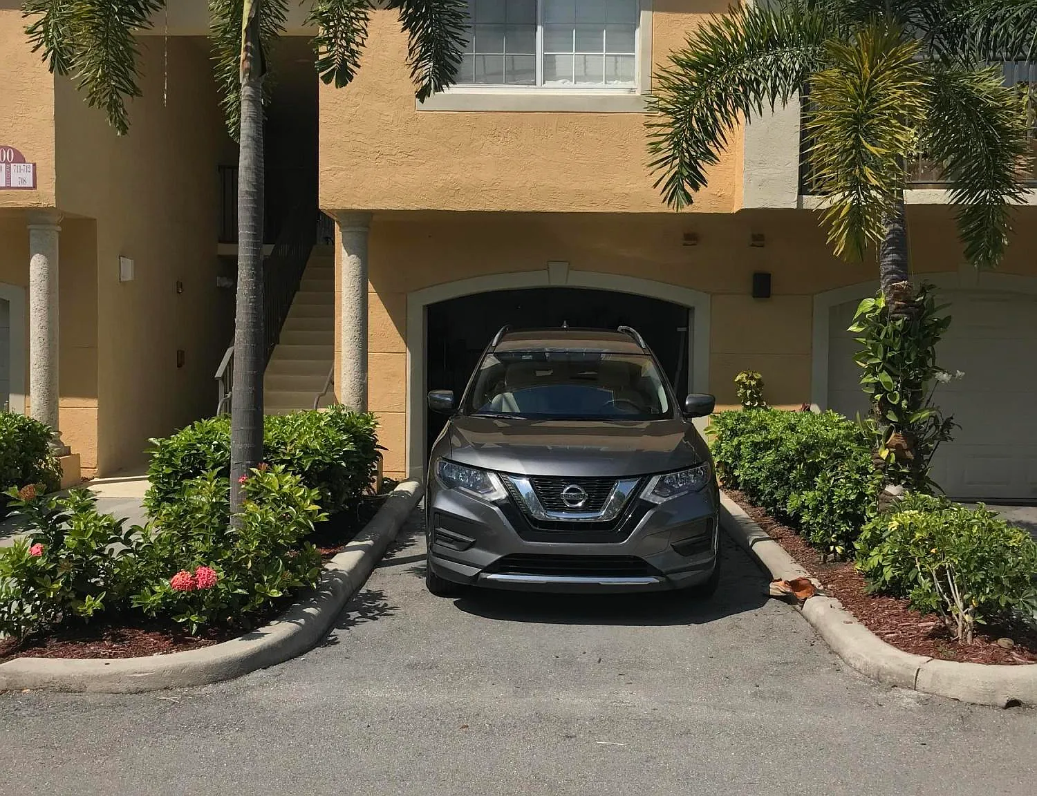 2 bed, 2.0 bath, 1075 sqft, $3,500 — Photo 2