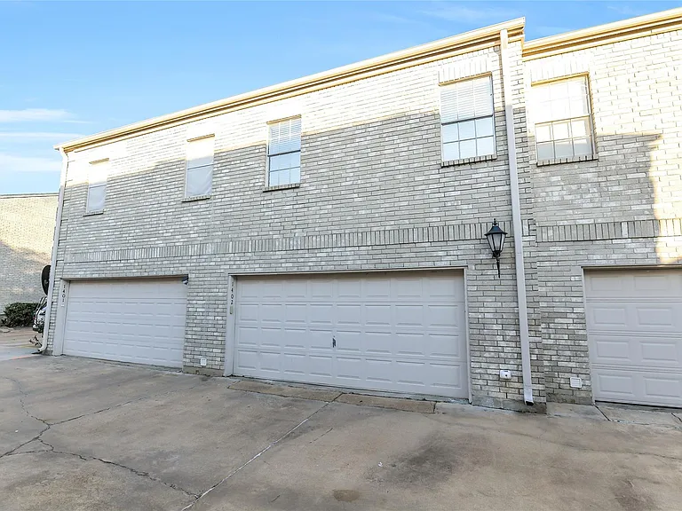 4001 Tanglewilde St #1402 — Photo 20