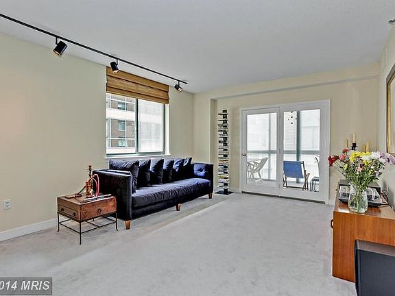 5th image of 1050 N Taylor St #1-401