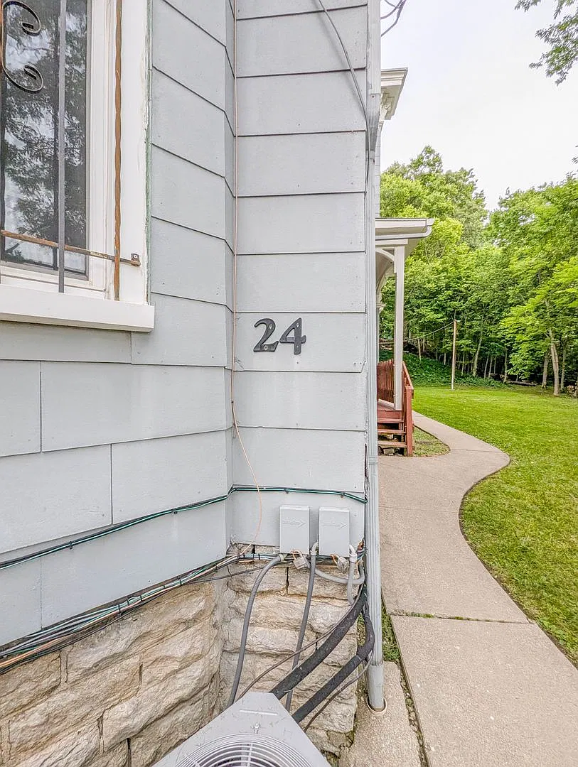 24 Conklin Apts — Photo 2