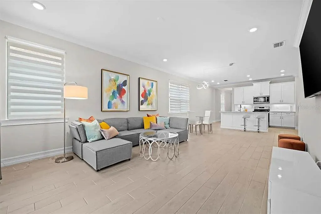 3 bed, 2.0 bath, 1602 sqft, $2,750 — Photo 3