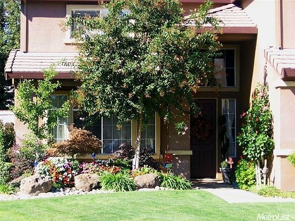 3rd image of 2369 Meadowbrook Dr