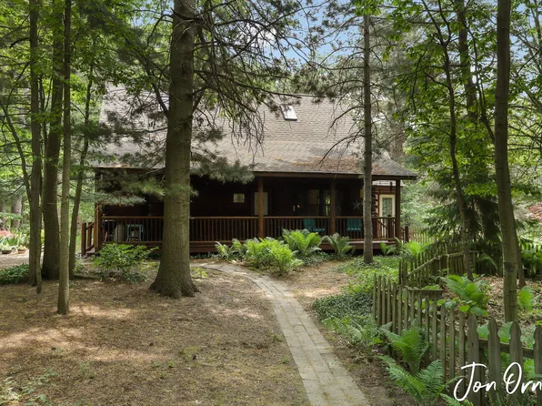 15660 Taylor St, West Olive, MI 49460