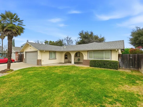 2425 Meadow Rue Dr, Modesto, CA 95355