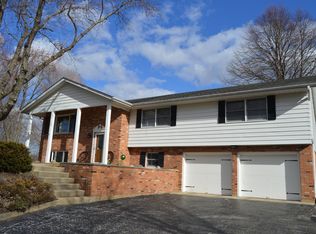 9508 Knolltop Rd, Union, IL 60180