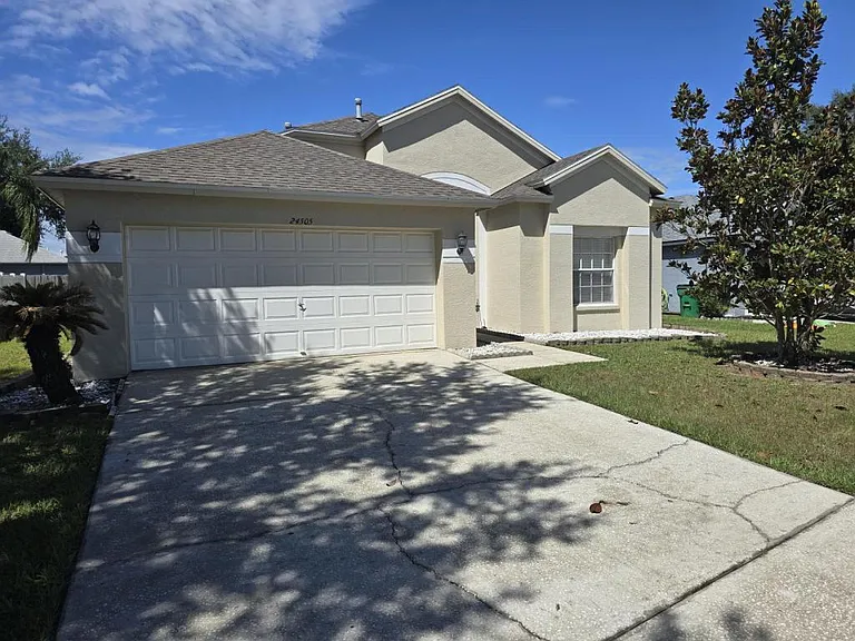 24505 Landing Dr — Photo 1
