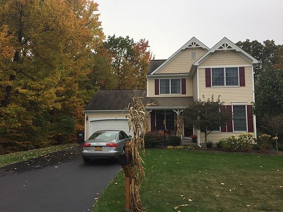 2nd image of 5 Basswood Ct