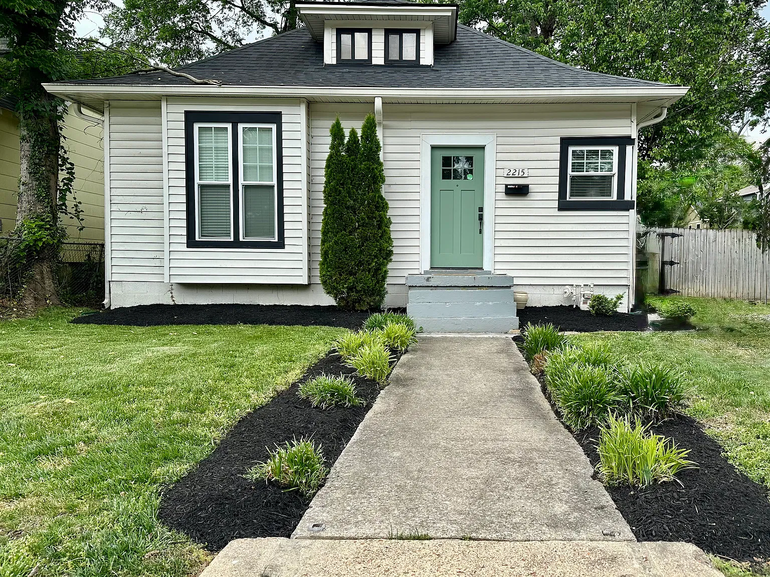 3 bed, 2.5 bath, 1600 sqft, $3,000 — Photo 1