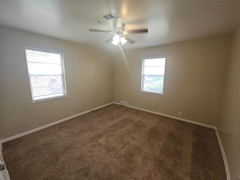 6419 Onyx Dr N — Photo 13