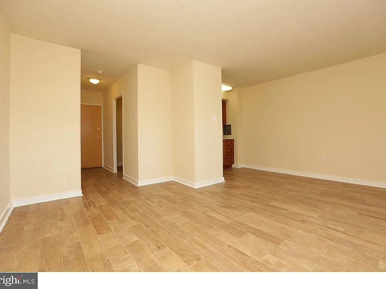 2101 Chestnut St #826 — Photo 8