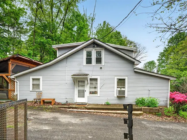 32 Tarbell Road, Bloomingburg, NY 12721