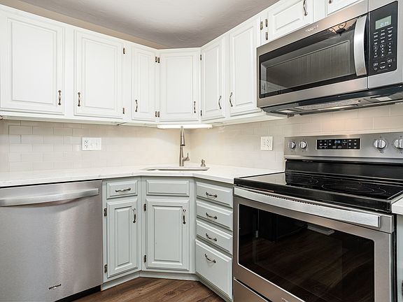 5th image of 512 Ridgefield Cir #C